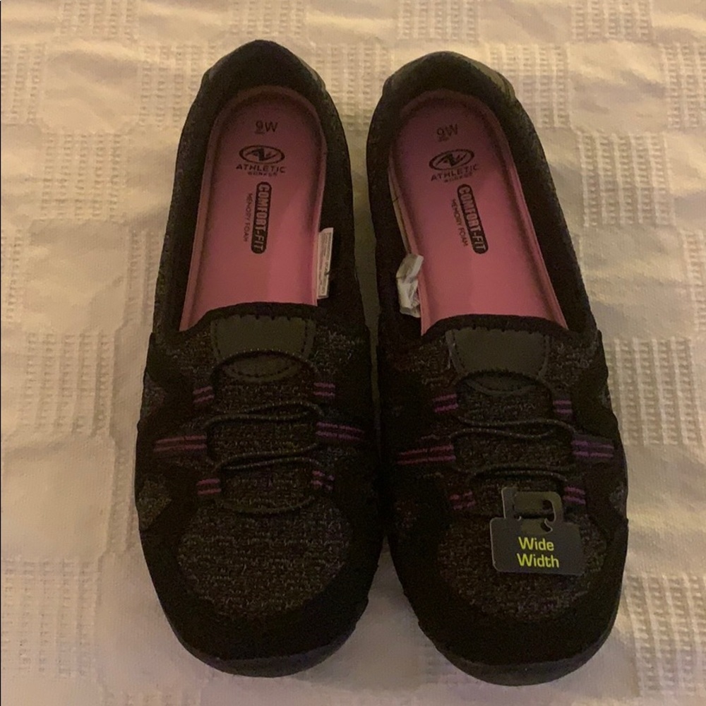 New Athletic works shoes size 9W Confort Fit